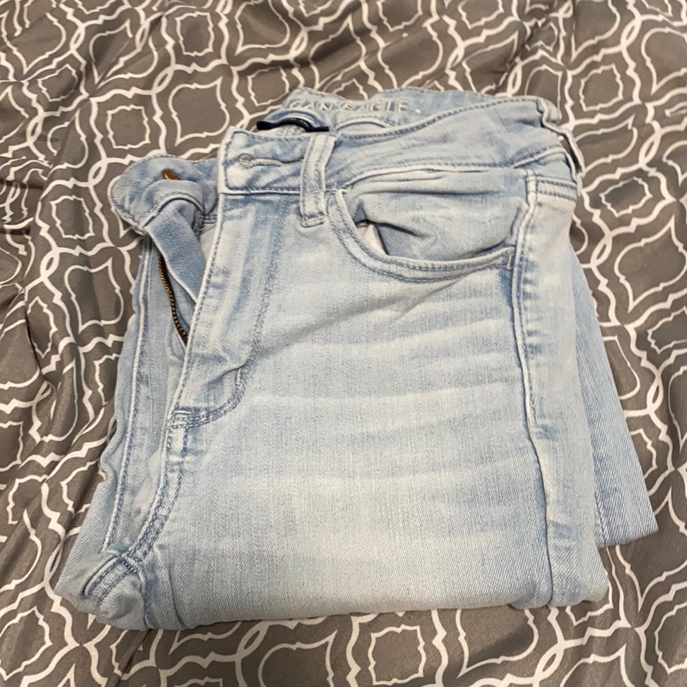 AEO light wash skinny jeans